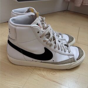 Nike Blazer Mid ‘77